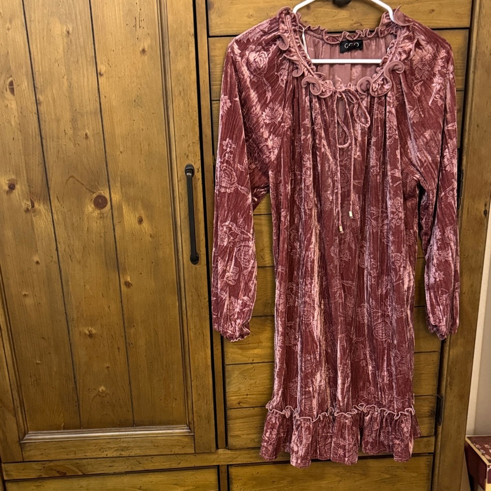 NWT Ciri Textured Velvet Midi Dress in Dusty Rose